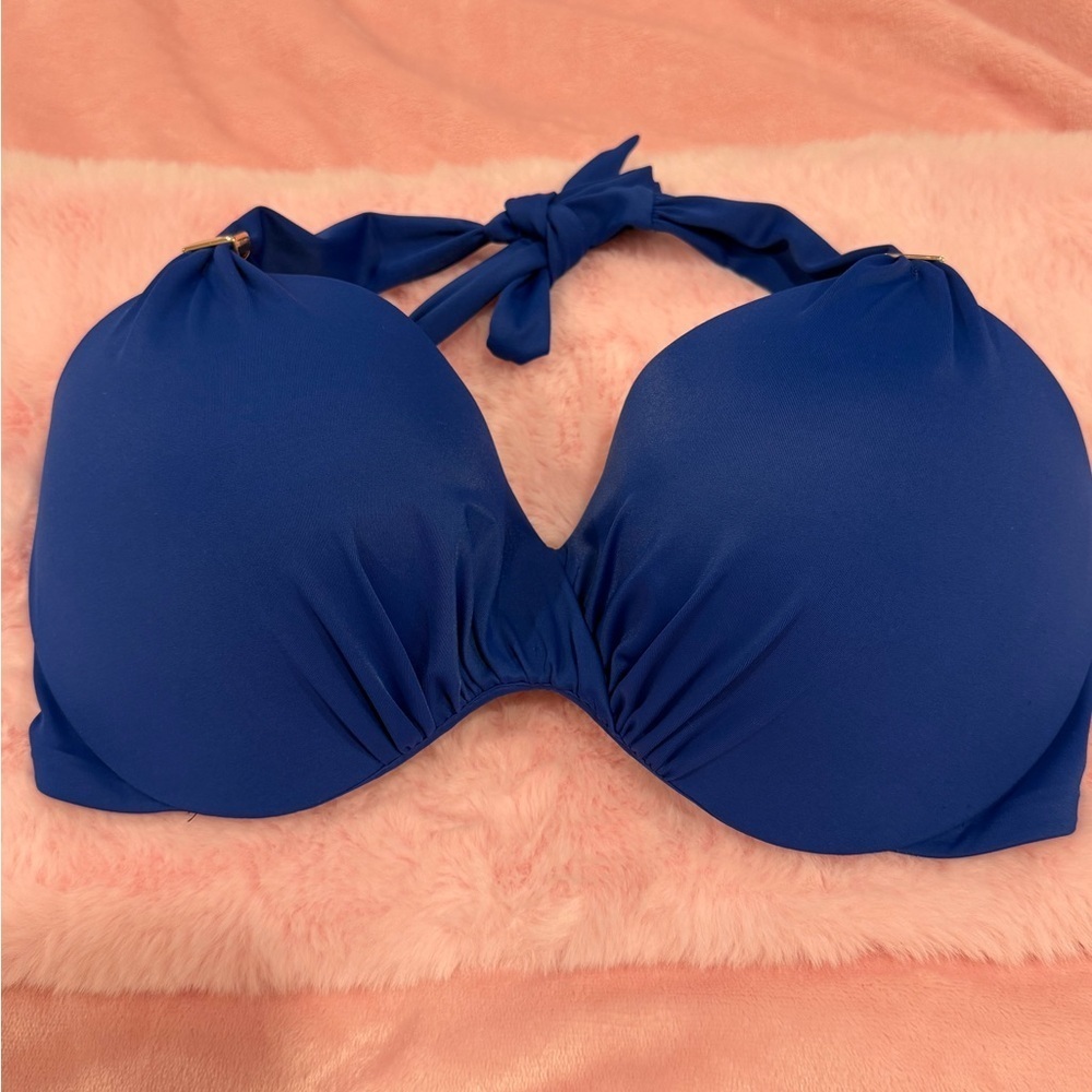 Victoria's Secret Women's Blue Bikini-tops
Size 34DDD
